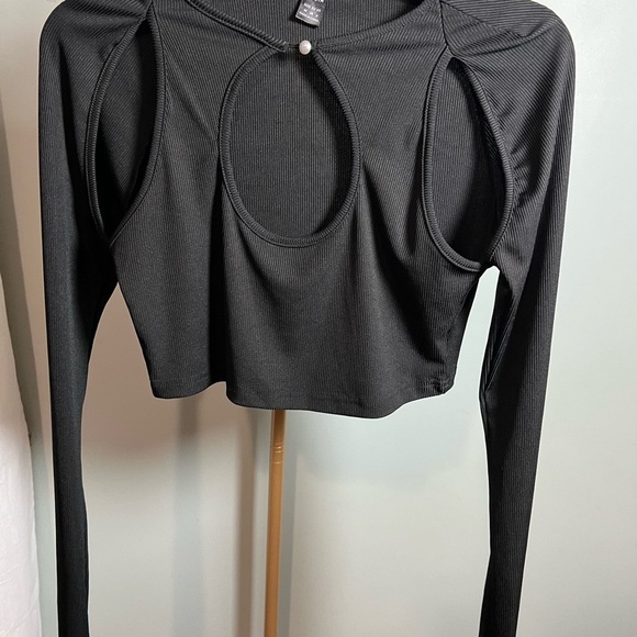 SHEIN Tops - SHEIN Black Crop Top with Trendy Design and Comfortable Fit